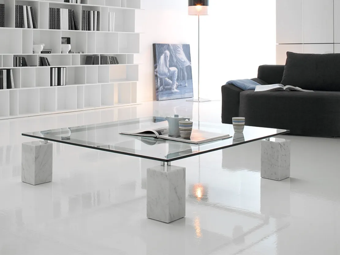 Tavolino con base in marmo e piano in cristallo Dielle di Cattelan Italia