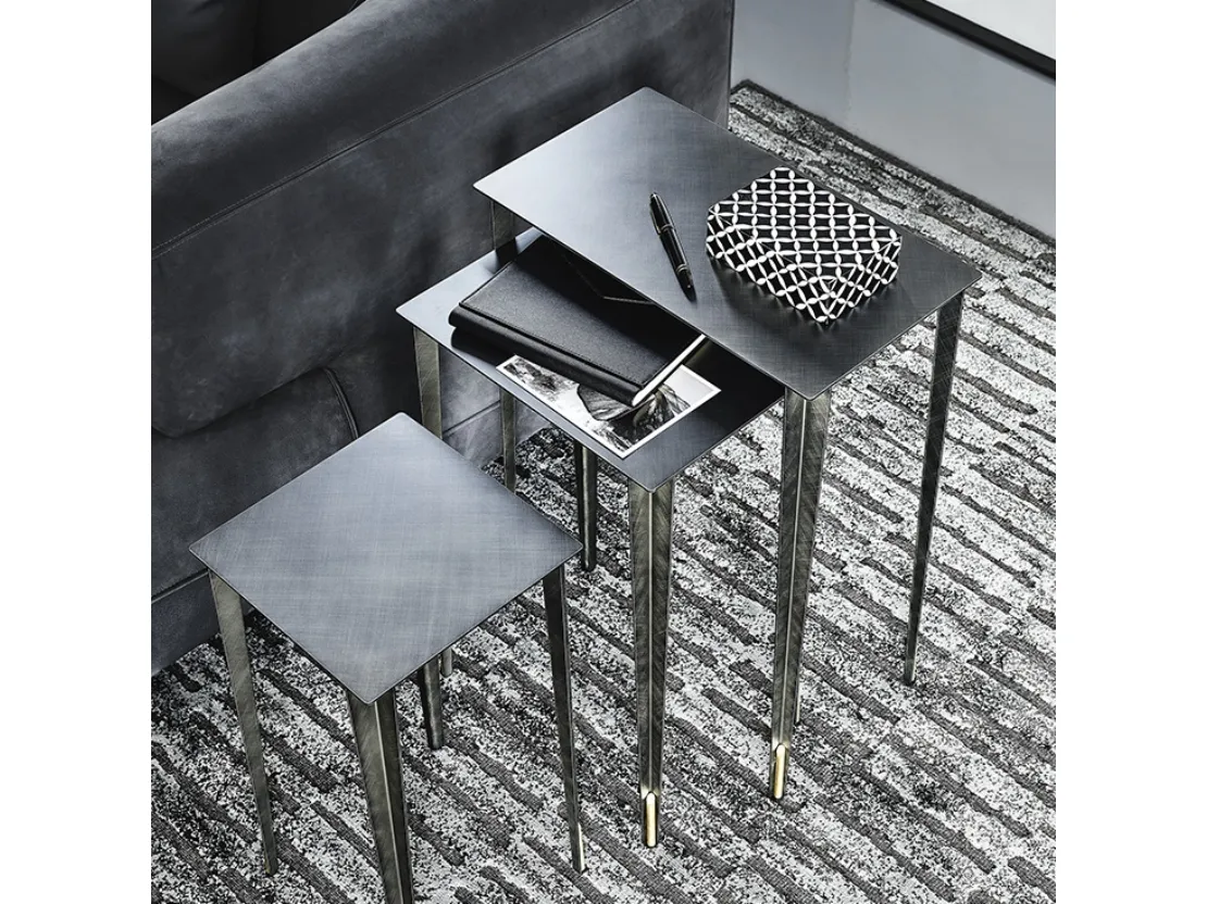 Tavolino Brushed Grey con parti in ottone Spillo di Cattelan Italia