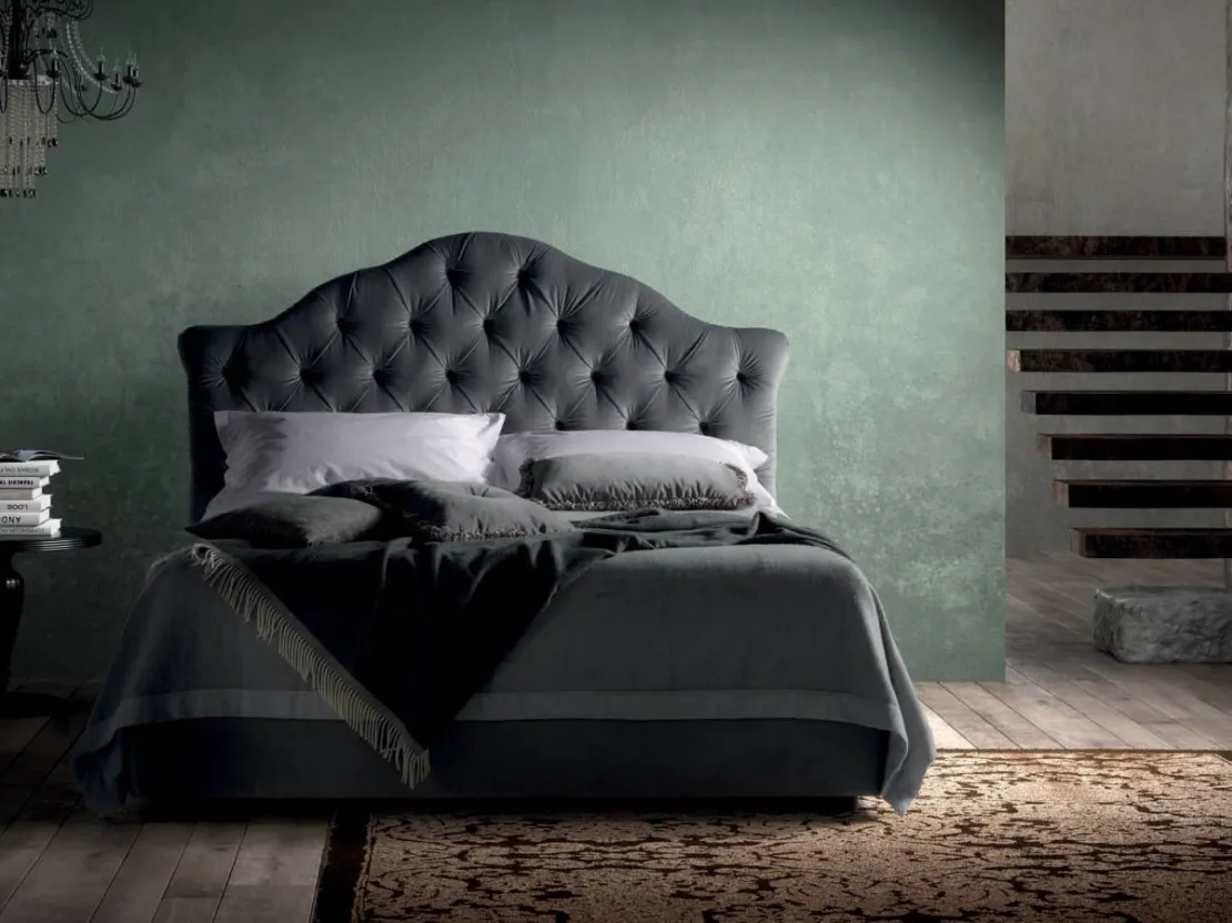 Letto in tessuto lavorazione capitonnè con testiera sagomata Queen di Bside
