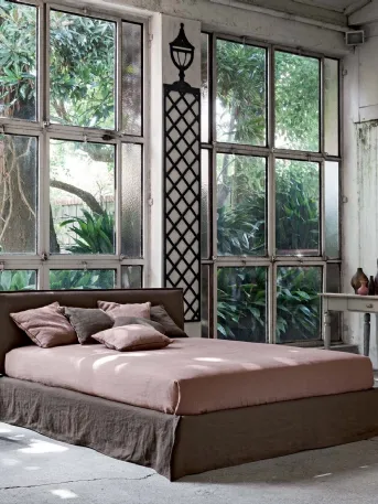 Letto in tessuto reversibile con testiera Twin Double di Veneran