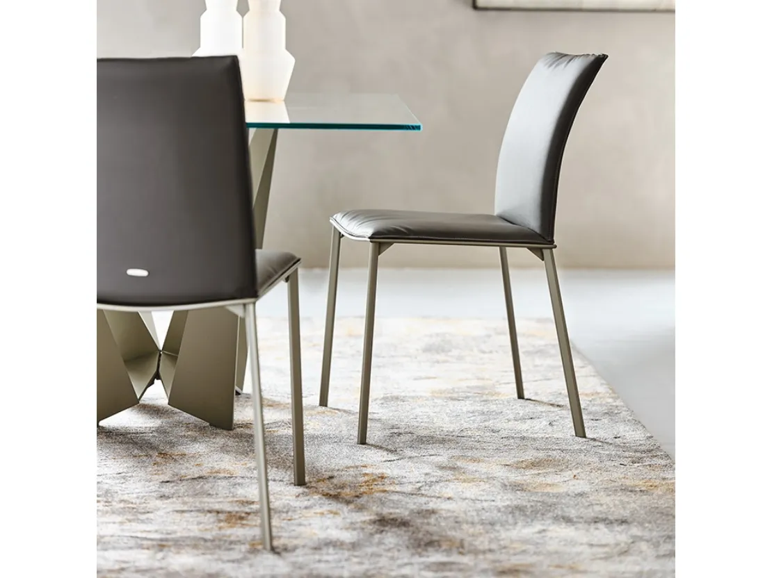 Sedia in pelle con schienale leggermente curvato Rita di Cattelan Italia