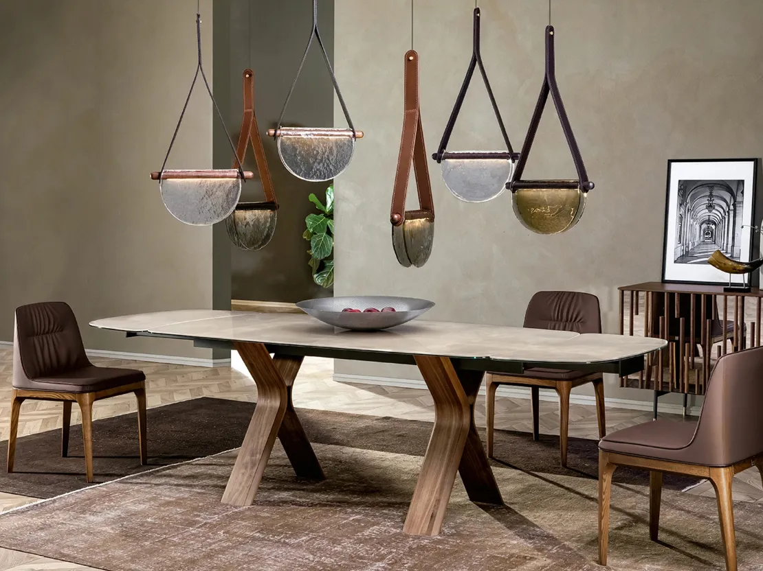 Tavolo Still con struttura in legno e top in ceramica di Tonin Casa