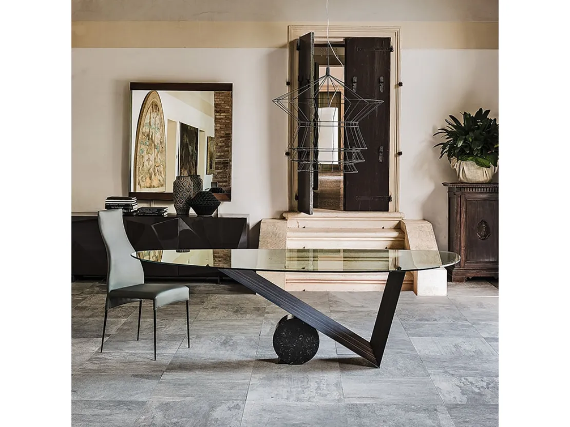Tavolo con base in legno e marmo e piano in cristallo Valentino di Cattelan Italia