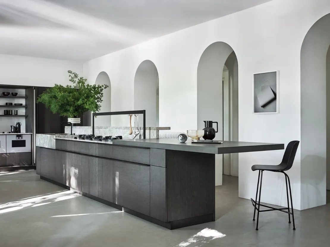 Cucina Design con isola Intarsio Classical Future in essenza di Rovere Fossile di Cesar