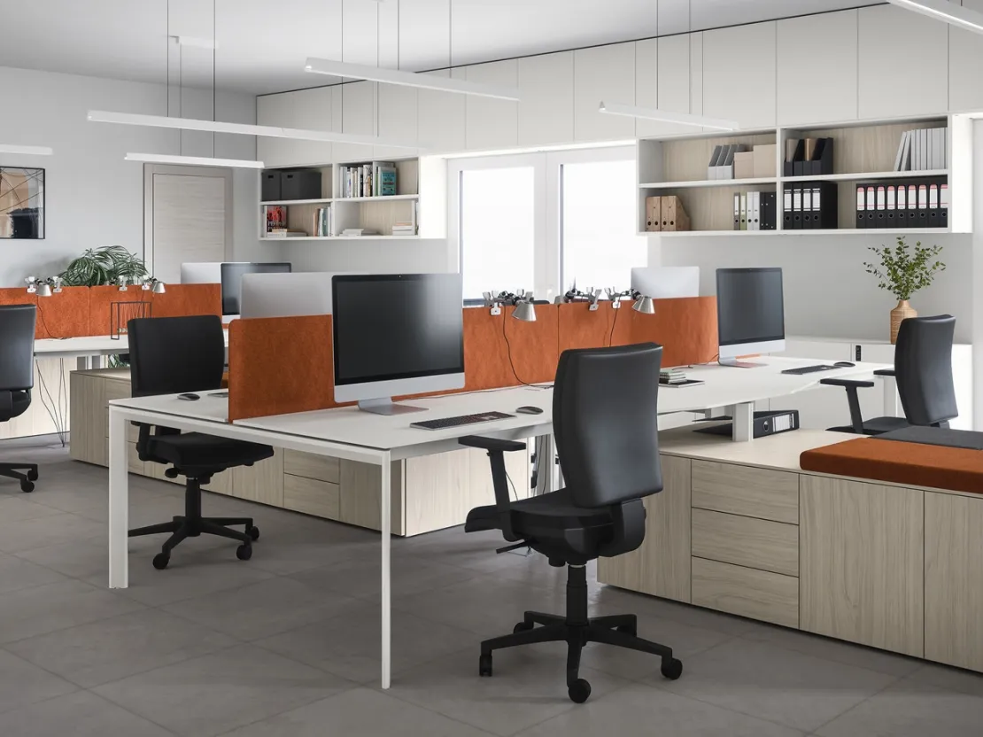 Scrivania Operativa 06B in melaminico e metallo di Cinquanta3